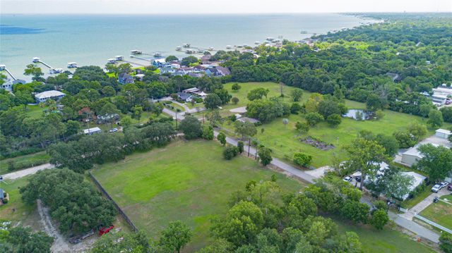 7 Middleton Street, Bayview, TX 77518