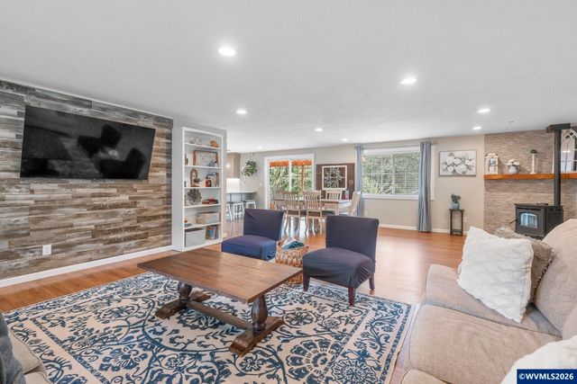 5425 Val View Dr SE, Turner, OR 97392