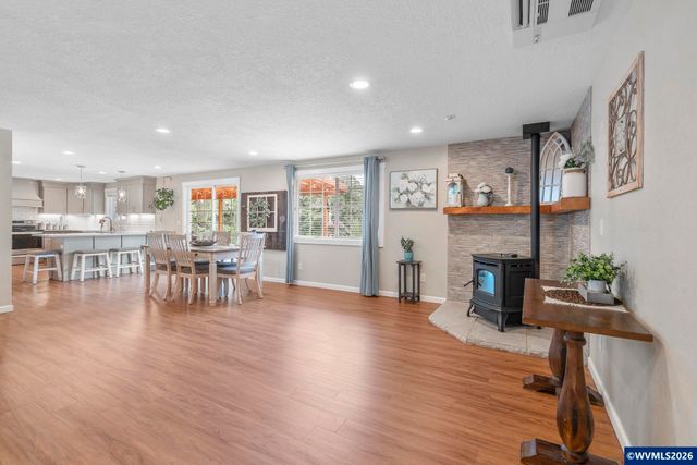 5425 Val View Dr SE, Turner, OR 97392