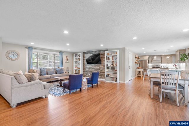 5425 Val View Dr SE, Turner, OR 97392