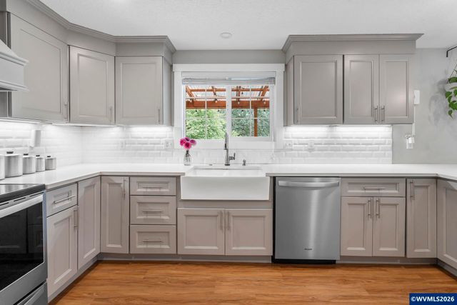 5425 Val View Dr SE, Turner, OR 97392
