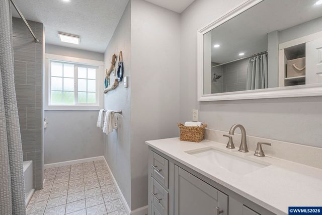 5425 Val View Dr SE, Turner, OR 97392