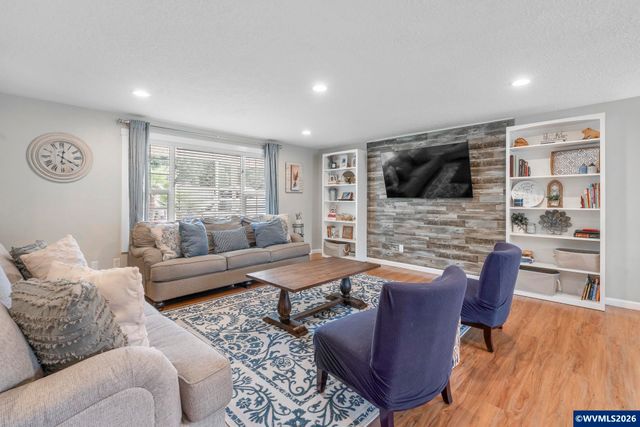 5425 Val View Dr SE, Turner, OR 97392