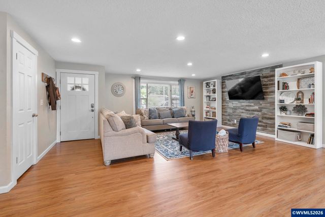 5425 Val View Dr SE, Turner, OR 97392
