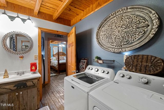 1345 Midway Road, Midway, TN 37809