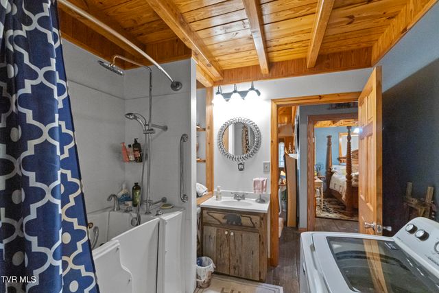 1345 Midway Road, Midway, TN 37809