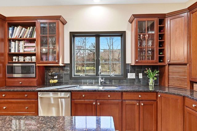 1005 Stonebriar Drive, Verona, WI 53593