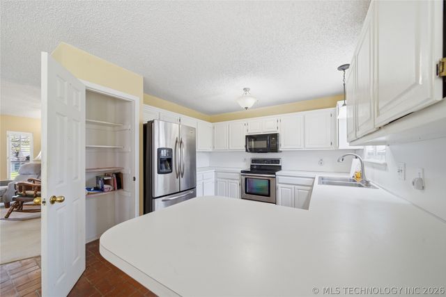 11330 S 108th East Place, Bixby, OK 74008