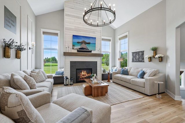 560 Cedar LANE, Summit, WI 53066