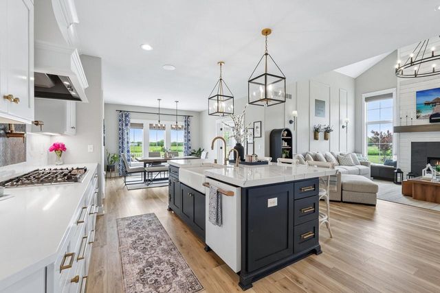560 Cedar LANE, Summit, WI 53066