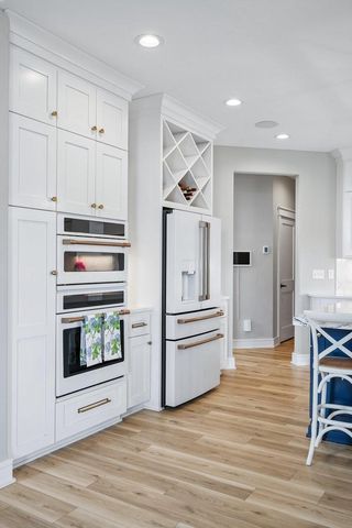 560 Cedar LANE, Summit, WI 53066