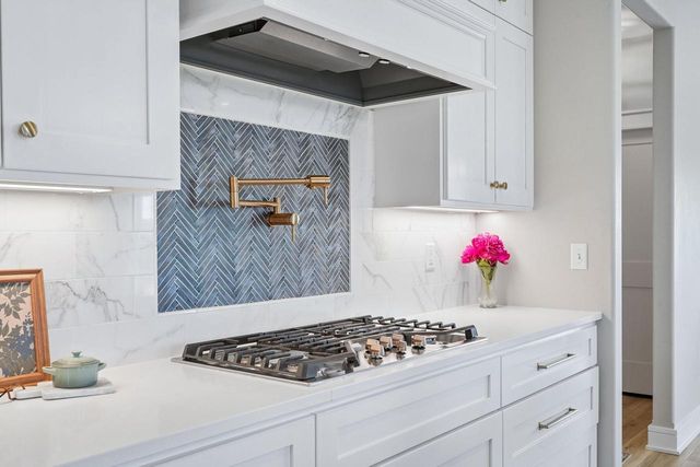 560 Cedar LANE, Summit, WI 53066