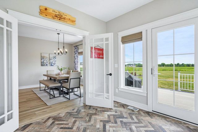 560 Cedar LANE, Summit, WI 53066