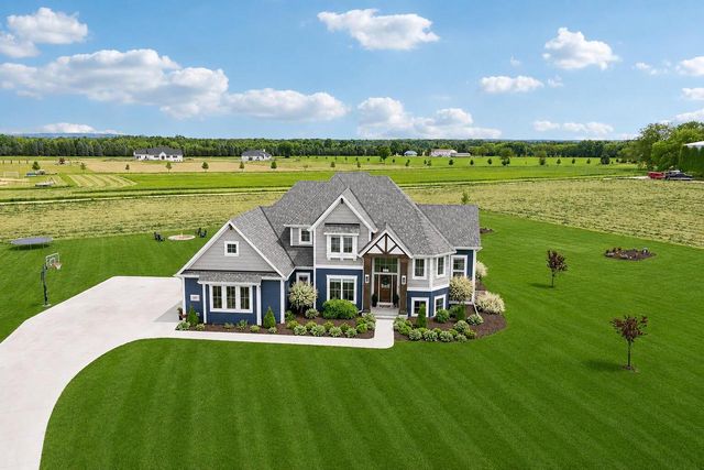 560 Cedar LANE, Summit, WI 53066