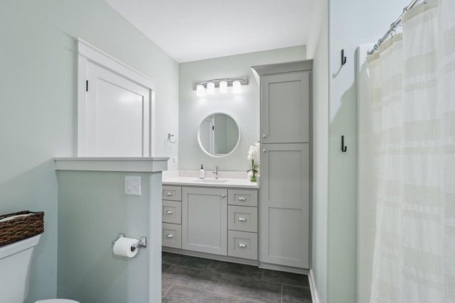 560 Cedar LANE, Summit, WI 53066