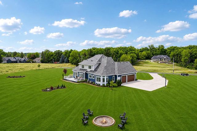 560 Cedar LANE, Summit, WI 53066