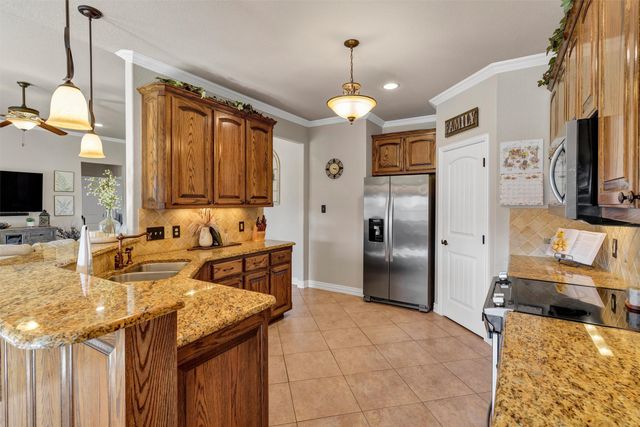 121 Heritage Place, Glen Rose, TX 76043