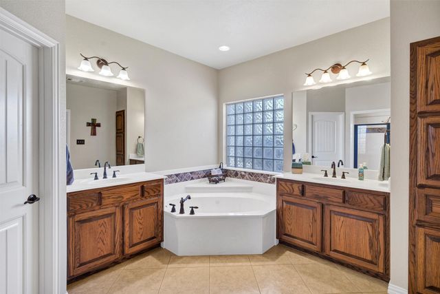 121 Heritage Place, Glen Rose, TX 76043