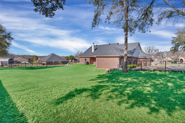 121 Heritage Place, Glen Rose, TX 76043