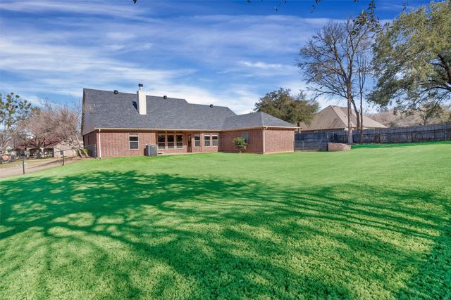 121 Heritage Place, Glen Rose, TX 76043