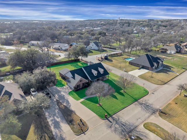 121 Heritage Place, Glen Rose, TX 76043