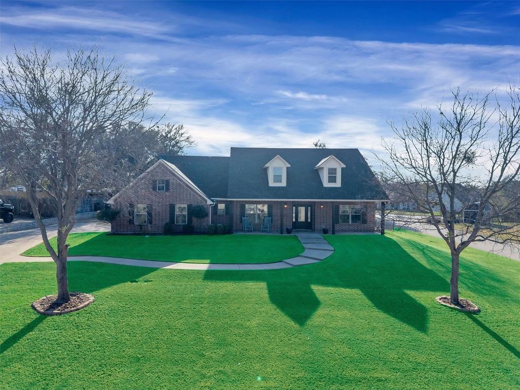 121 Heritage Place, Glen Rose, TX 76043