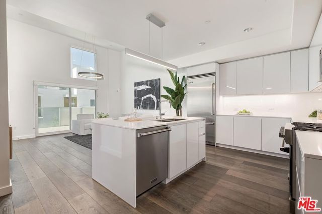 1433 14th Street 15, Santa Monica, CA 90404