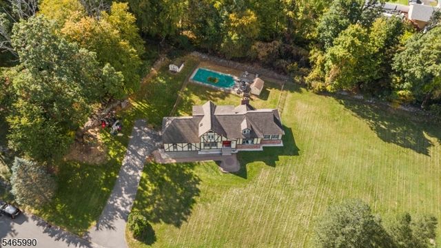 40 Woodland Rd, Franklin Boro, NJ 07416