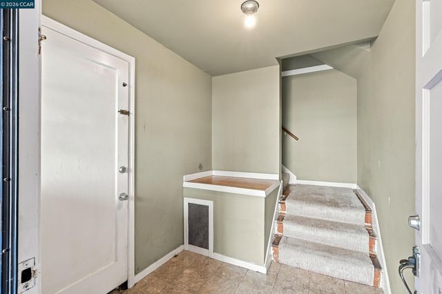 219 Hillcrest Dr, Daly City, CA 94014