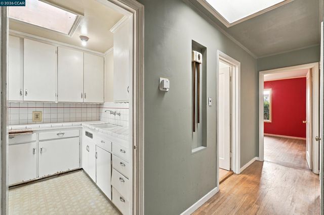 219 Hillcrest Dr, Daly City, CA 94014