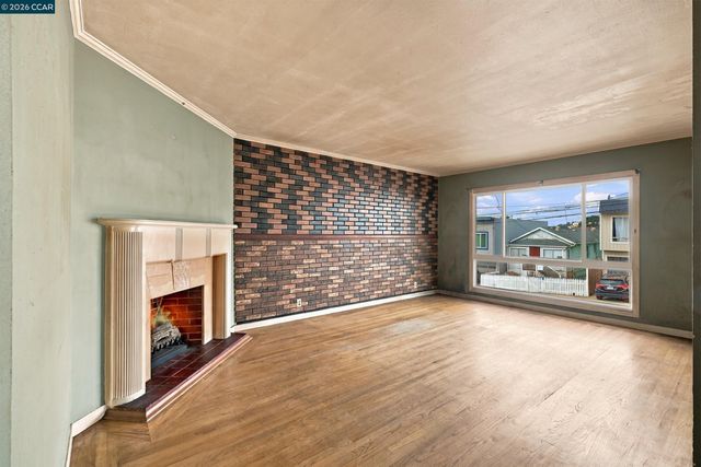 219 Hillcrest Dr, Daly City, CA 94014