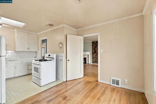219 Hillcrest Dr, Daly City, CA 94014
