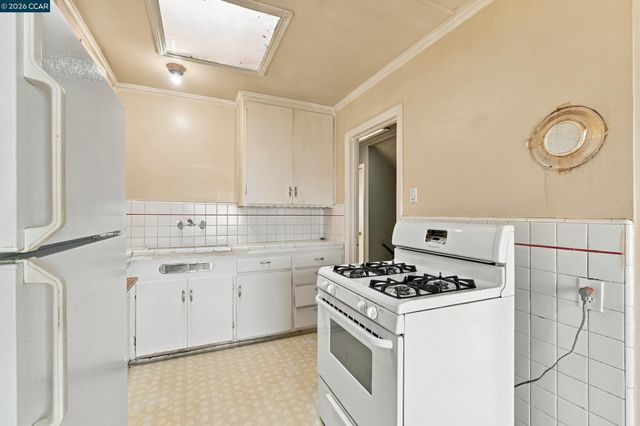 219 Hillcrest Dr, Daly City, CA 94014