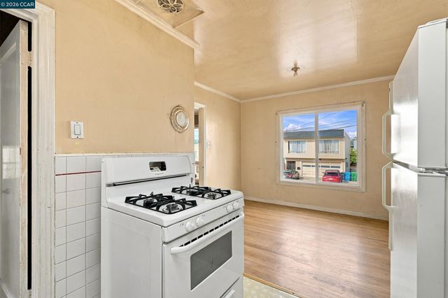 219 Hillcrest Dr, Daly City, CA 94014