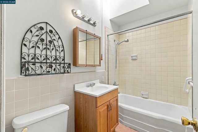 219 Hillcrest Dr, Daly City, CA 94014
