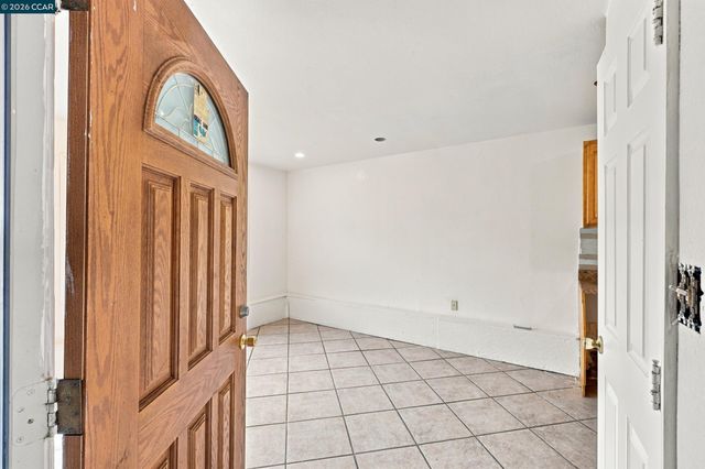 219 Hillcrest Dr, Daly City, CA 94014