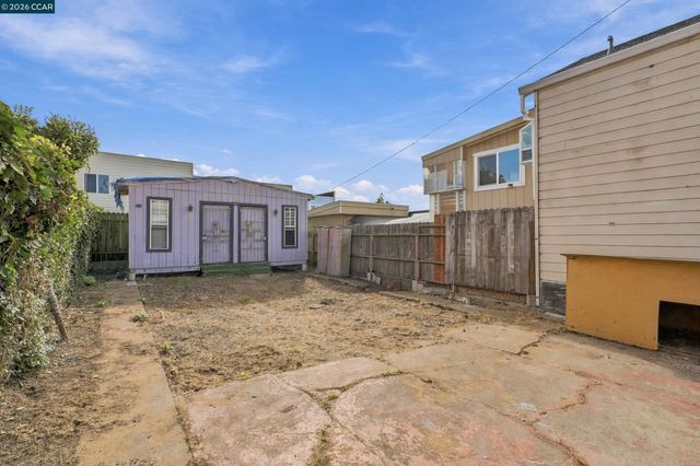 219 Hillcrest Dr, Daly City, CA 94014