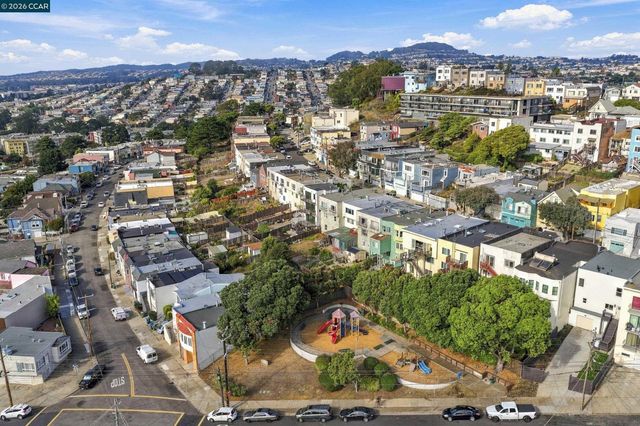 219 Hillcrest Dr, Daly City, CA 94014