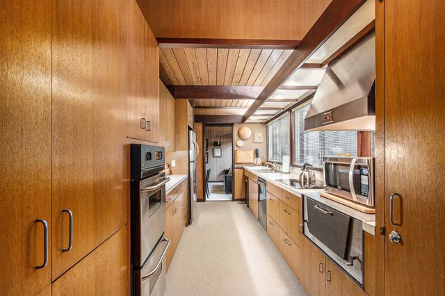 2525 Sheffield Drive, Kalamazoo City, MI 49008