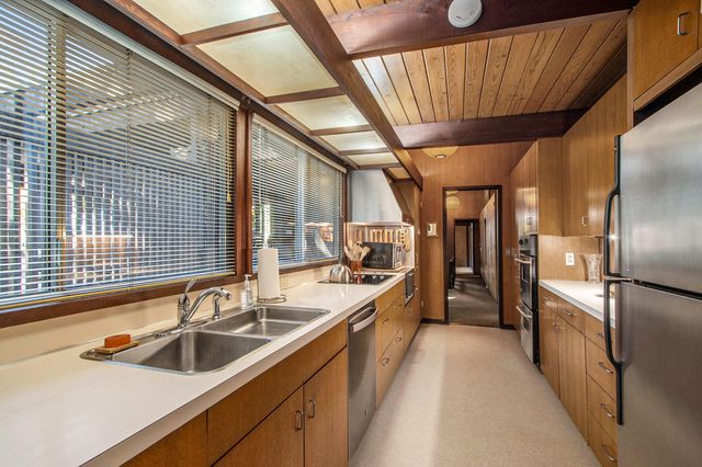 2525 Sheffield Drive, Kalamazoo City, MI 49008