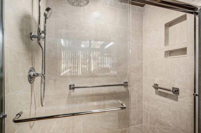 2525 Sheffield Drive, Kalamazoo City, MI 49008