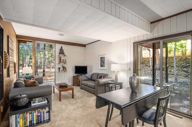 2525 Sheffield Drive, Kalamazoo City, MI 49008