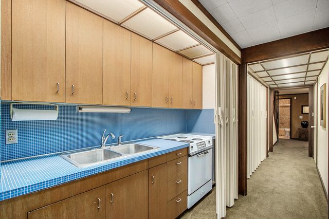 2525 Sheffield Drive, Kalamazoo City, MI 49008