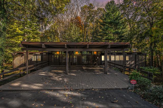 2525 Sheffield Drive, Kalamazoo City, MI 49008