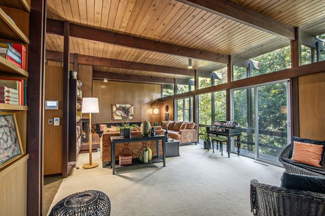 2525 Sheffield Drive, Kalamazoo City, MI 49008