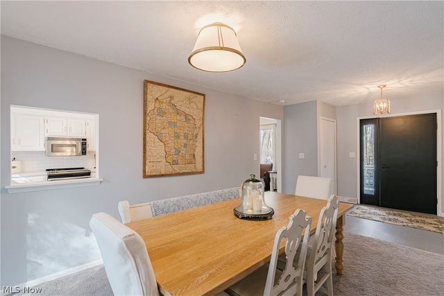 17091 Wing Road, Chagrin Falls, OH 44023