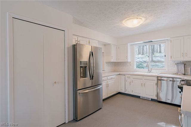 17091 Wing Road, Chagrin Falls, OH 44023