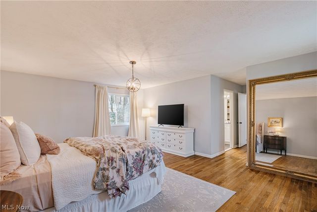 17091 Wing Road, Chagrin Falls, OH 44023
