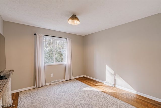 17091 Wing Road, Chagrin Falls, OH 44023