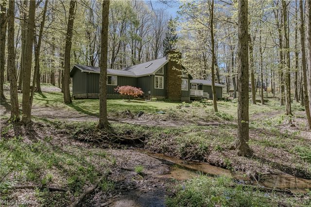 17091 Wing Road, Chagrin Falls, OH 44023